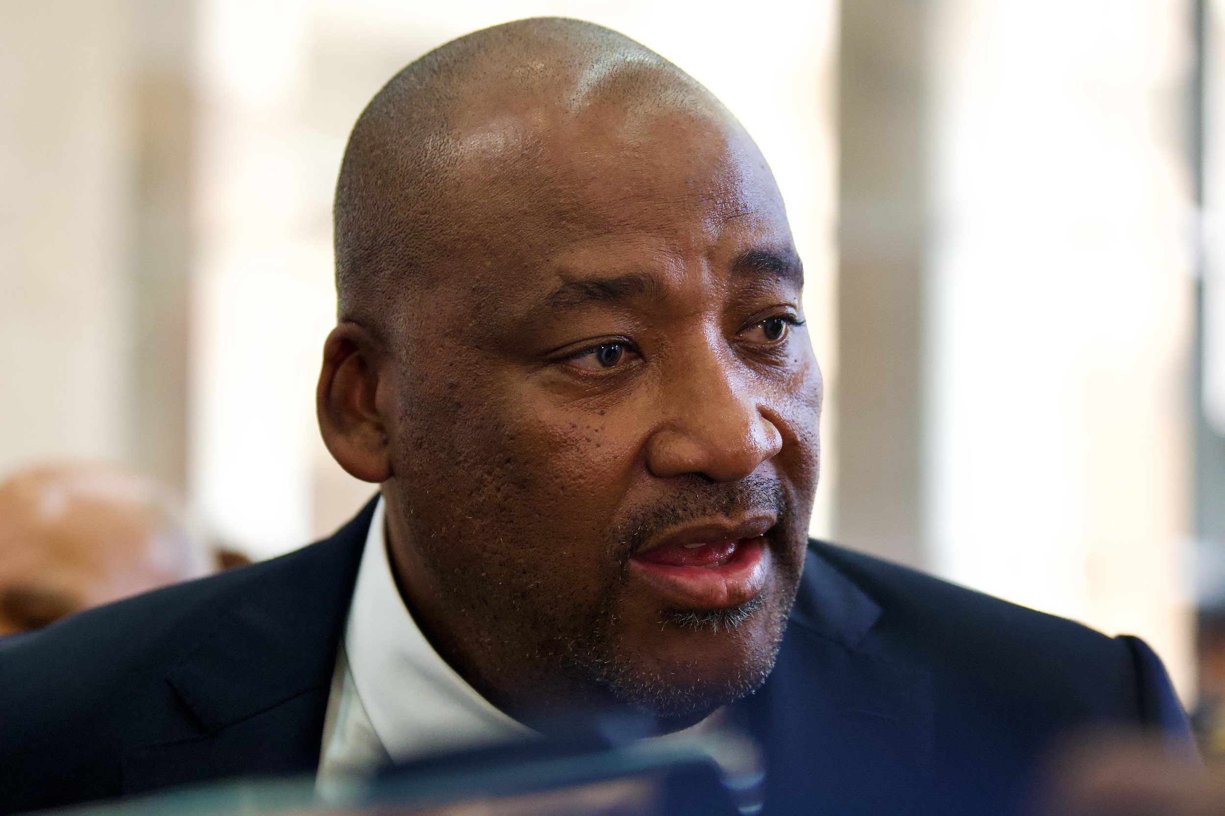 UMckenzie umethulela isigqoko uRamaphosa nge-G20.