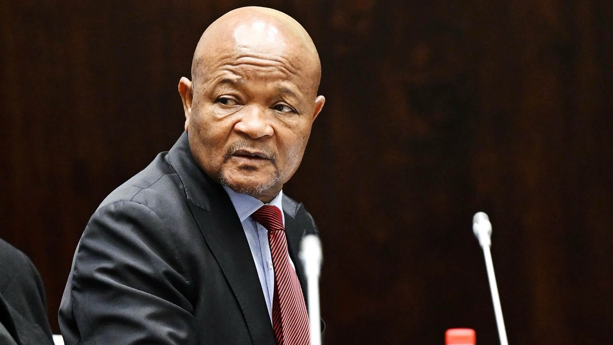 Kubhekwe ngabomvu ubufakazi obuzokwethulwa ngu Mchunu kwiMadlanga.