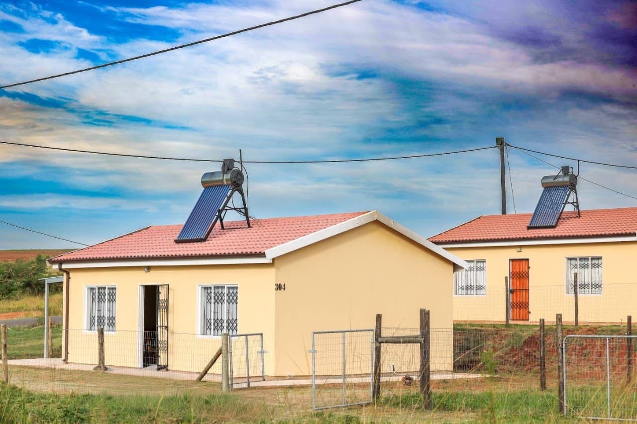 Omakadebona bombutho wezempi sebenikelwe ngezindlu