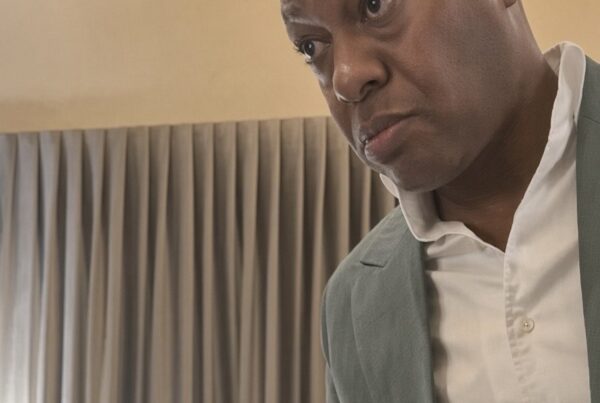 Lawrence Chamurwa Mudzinganyama threatening a group of women