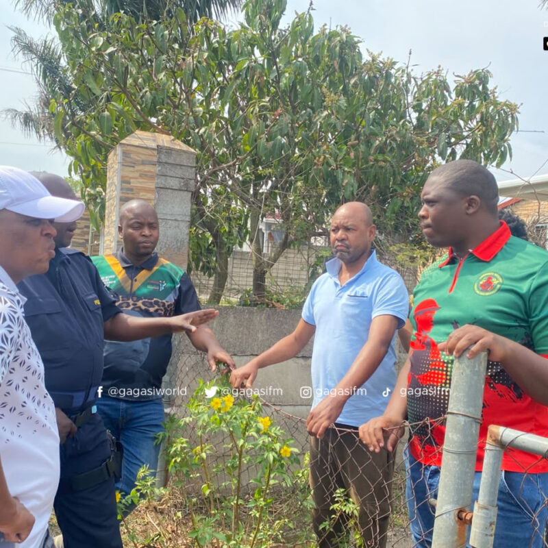 Abagilwa begasela emzini wowesifazane osolwa ngokuqola abantu ebathembisa imisebenzi kuMnyango wezeMpilo