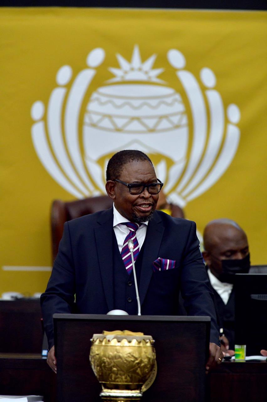 Finance minister announces temporary fuel levy relief cuts