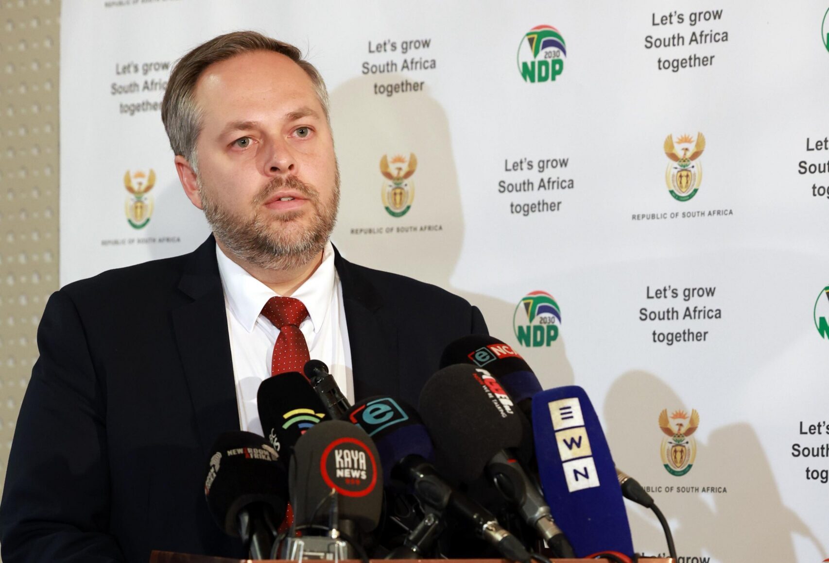 Home Affairs to develop new online system for asylum applications