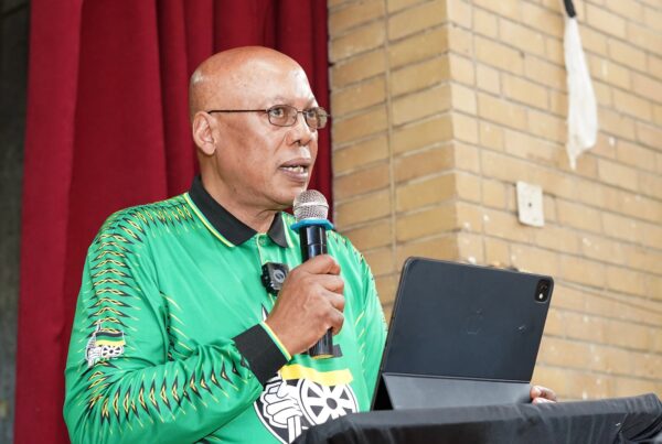 Mike Mabuyakhulu addressing a crowd-image by ANC KZN